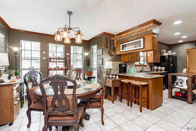 $389,999 | 5654 Vicksburg Drive, Baton Rouge, LA 70817