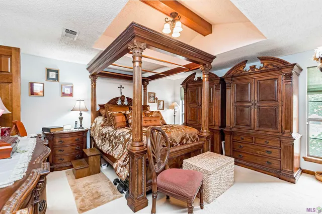 $389,999 | 5654 Vicksburg Drive, Baton Rouge, LA 70817