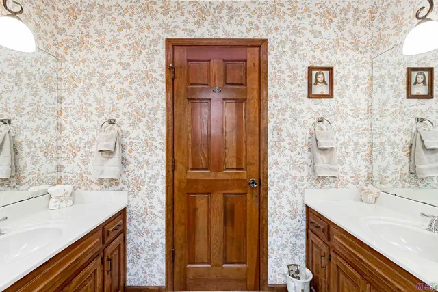 $389,999 | 5654 Vicksburg Drive, Baton Rouge, LA 70817