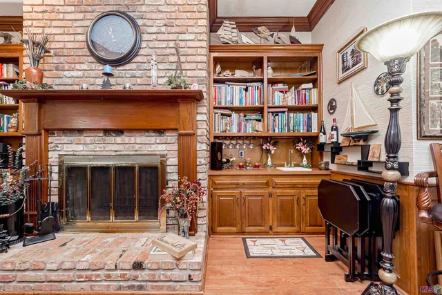 $389,999 | 5654 Vicksburg Drive, Baton Rouge, LA 70817