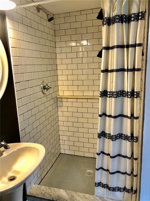 402 Fort Couch Road Pittsburgh, PA 15241 - Photo 18 of 25 clean, fresh and classic!