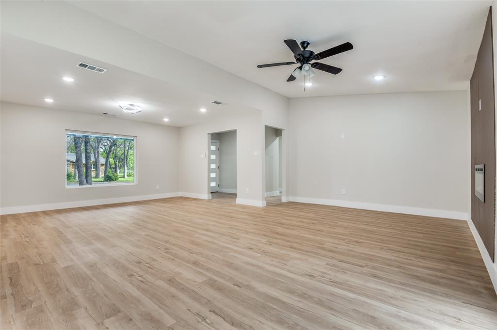 6016 Jacqueline Road Fort Worth, TX 76112 - Photo 5 of 35