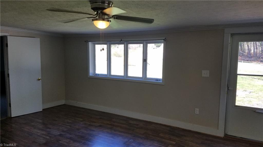 120 Cricket Road Eden, NC 27288 - Photo 3 of 16 Gallery Image 3