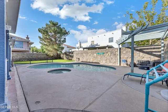 $478,000 | 900 Via Redonda Court, El Paso, TX 79912