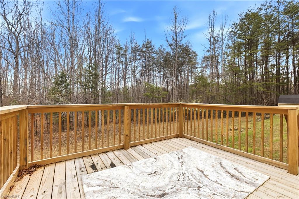 670 Foxwood Road Madison, NC 27025 - Photo 4 of 34
