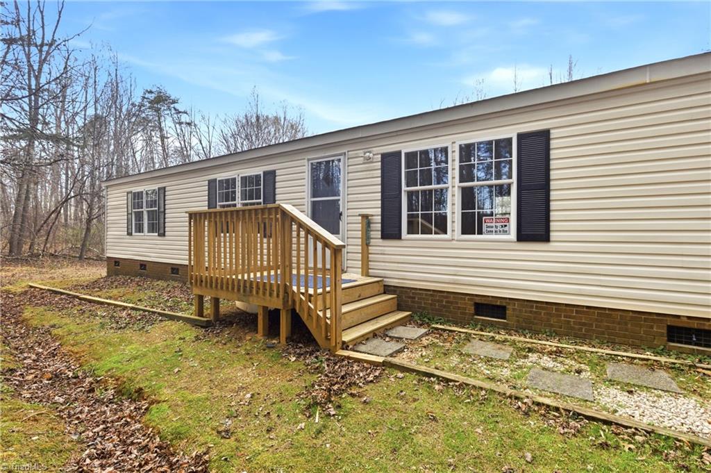 670 Foxwood Road Madison, NC 27025 - Photo 5 of 34