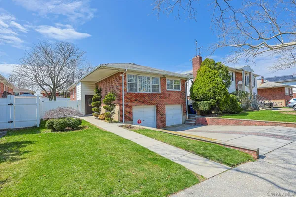 $1,458,000 | 26-30 Clearview Expressway | Auburndale