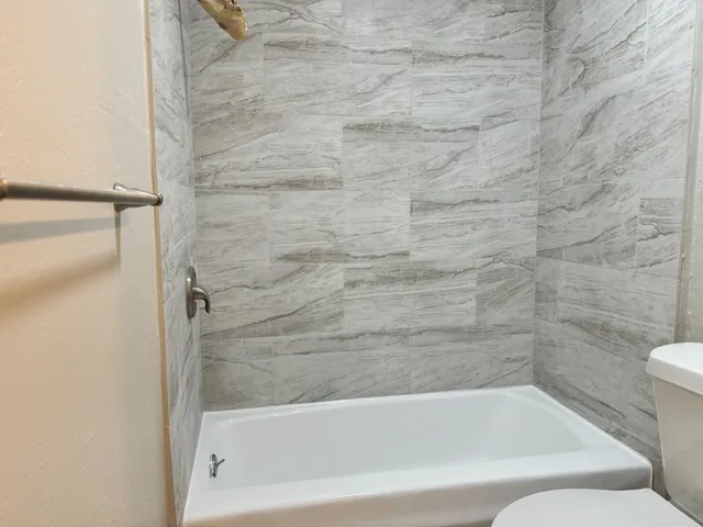 $795 | 2101 6th Avenue North, Unit 12, Texas City, TX 77590