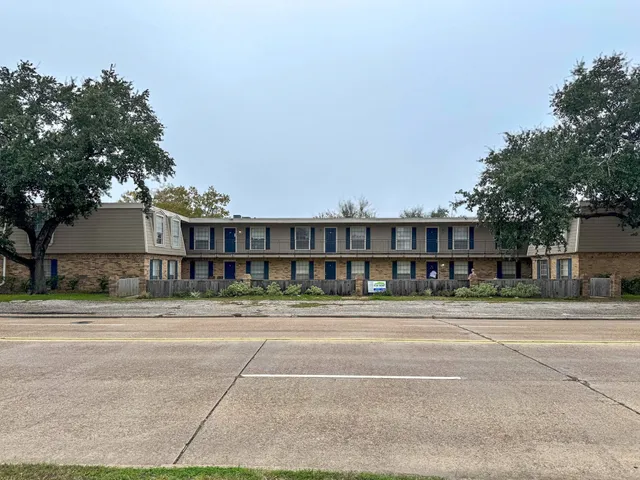 $795 | 2101 6th Avenue North, Unit 12, Texas City, TX 77590