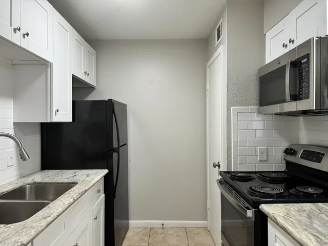 $795 | 2101 6th Avenue North, Unit 12, Texas City, TX 77590