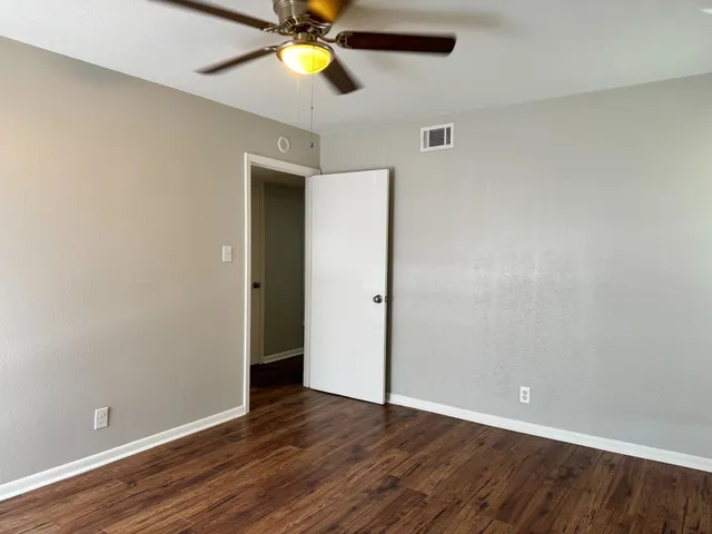 $795 | 2101 6th Avenue North, Unit 12, Texas City, TX 77590