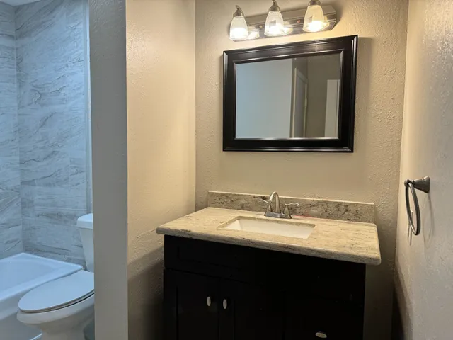 $795 | 2101 6th Avenue North, Unit 12, Texas City, TX 77590