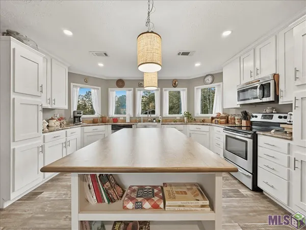 $375,000 | 15410 Port Hudson-Pride Road, Pride, LA 70770