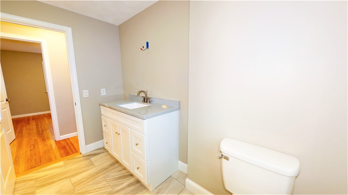 275 Asylum Road Warwick, RI 02886 - Photo 12 of 40