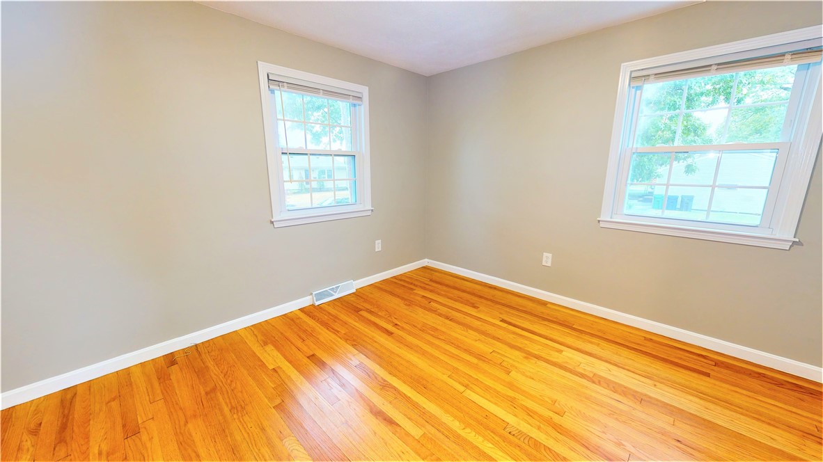 275 Asylum Road Warwick, RI 02886 - Photo 15 of 40