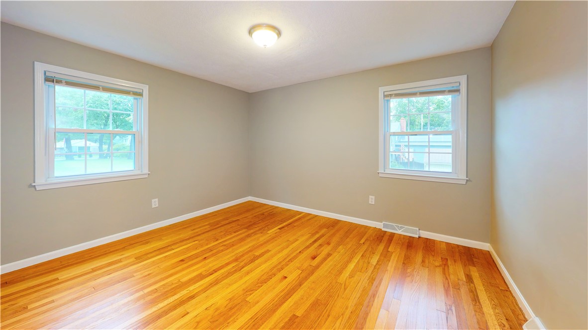 275 Asylum Road Warwick, RI 02886 - Photo 17 of 40