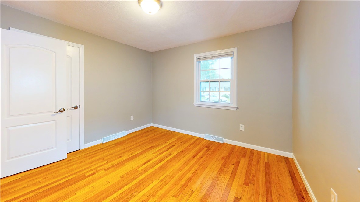 275 Asylum Road Warwick, RI 02886 - Photo 19 of 40