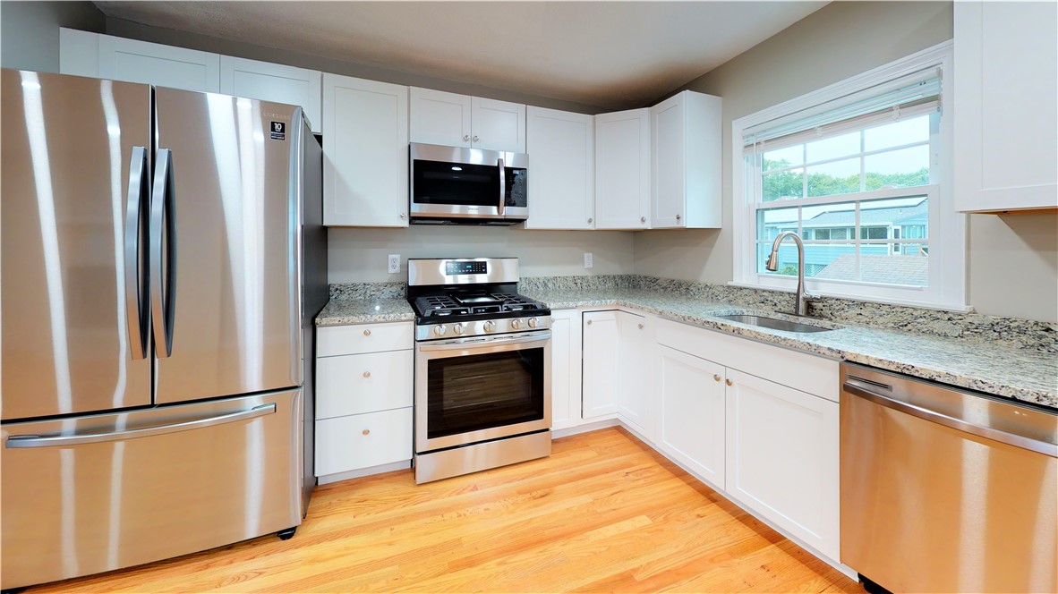 275 Asylum Road Warwick, RI 02886 - Photo 3 of 40