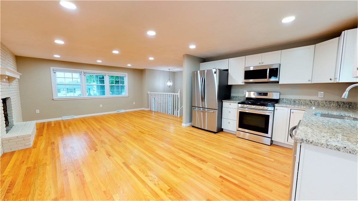 275 Asylum Road Warwick, RI 02886 - Photo 4 of 40