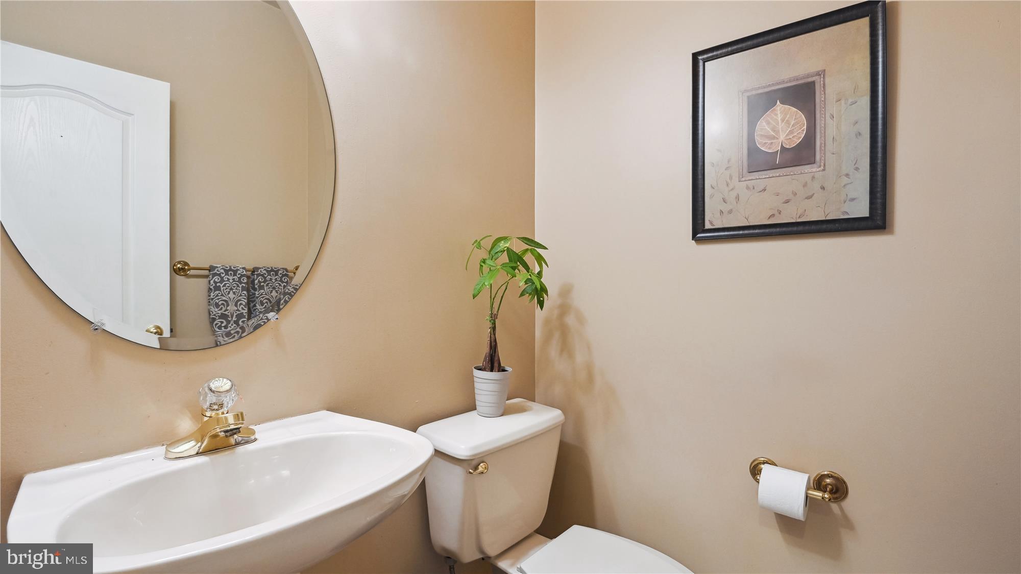 7905 Turncrest Drive Potomac, MD 20854 - Photo 20 of 56 Convenient main level powder room