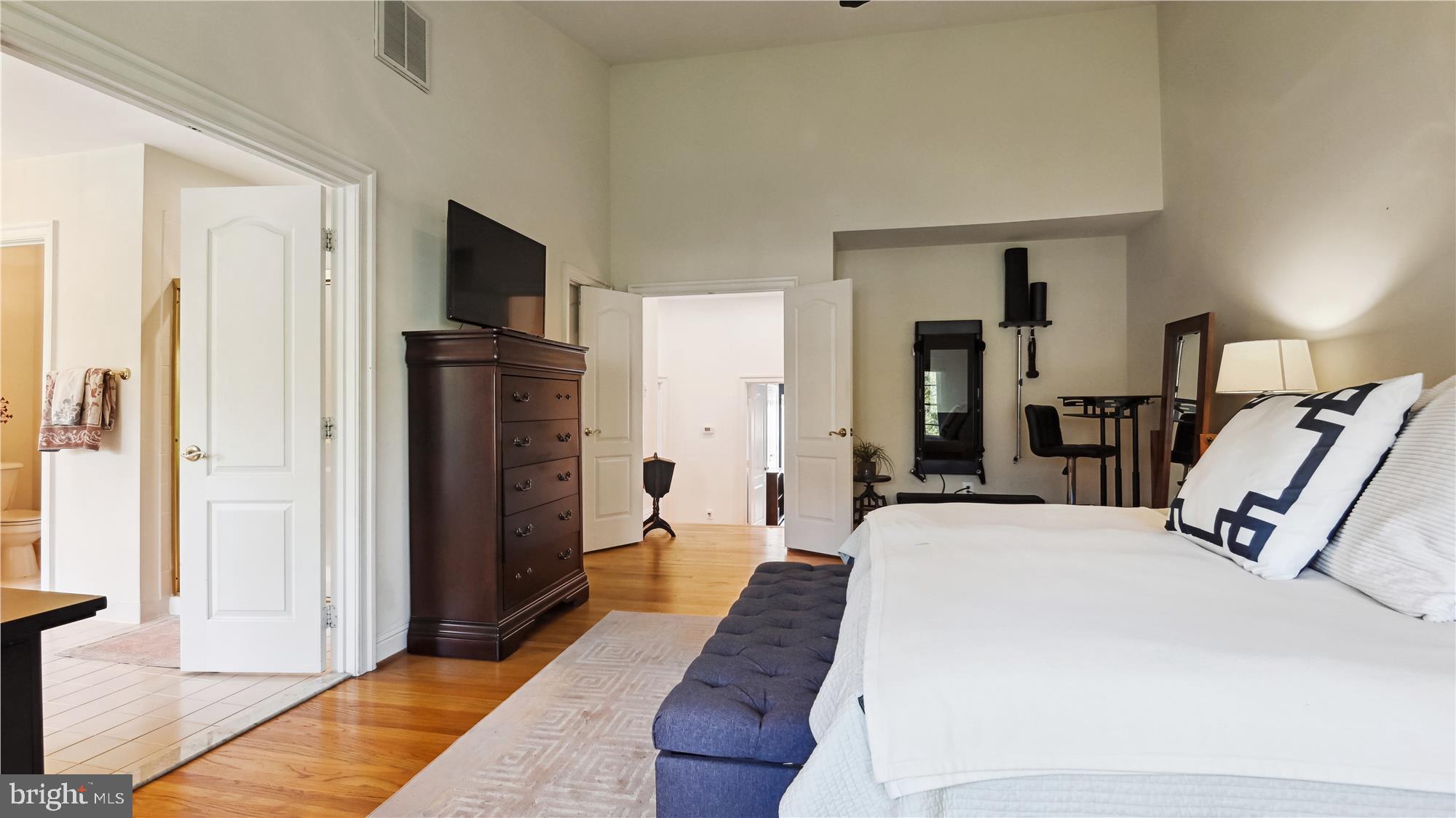 7905 Turncrest Drive Potomac, MD 20854 - Photo 24 of 56 Ceiling fan & sky high ceilings in this bedroom