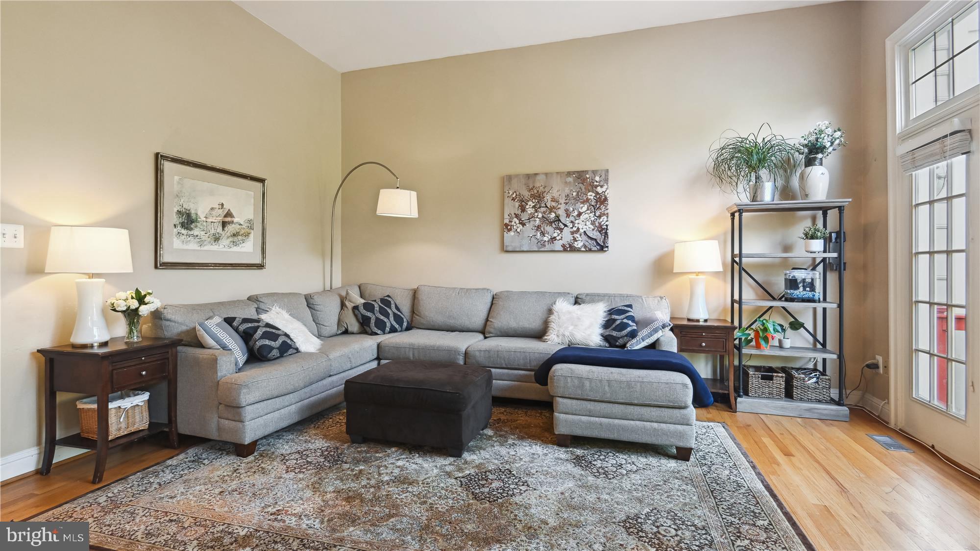 7905 Turncrest Drive Potomac, MD 20854 - Photo 9 of 56 Gorgeous spacious family room with tall ceilings!
