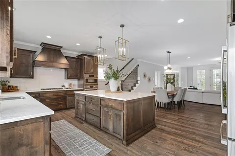 $790,000 | 725 West 44th Terrace, Kansas City, MO 64111