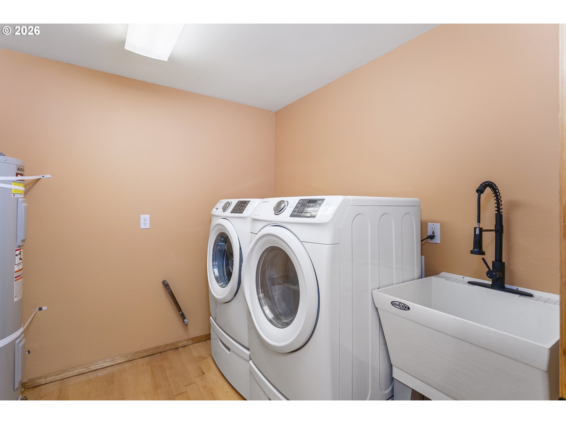 9275 Southeast Terrace View Court Amity, OR 97101 - Photo 12 of 29 Laundry
