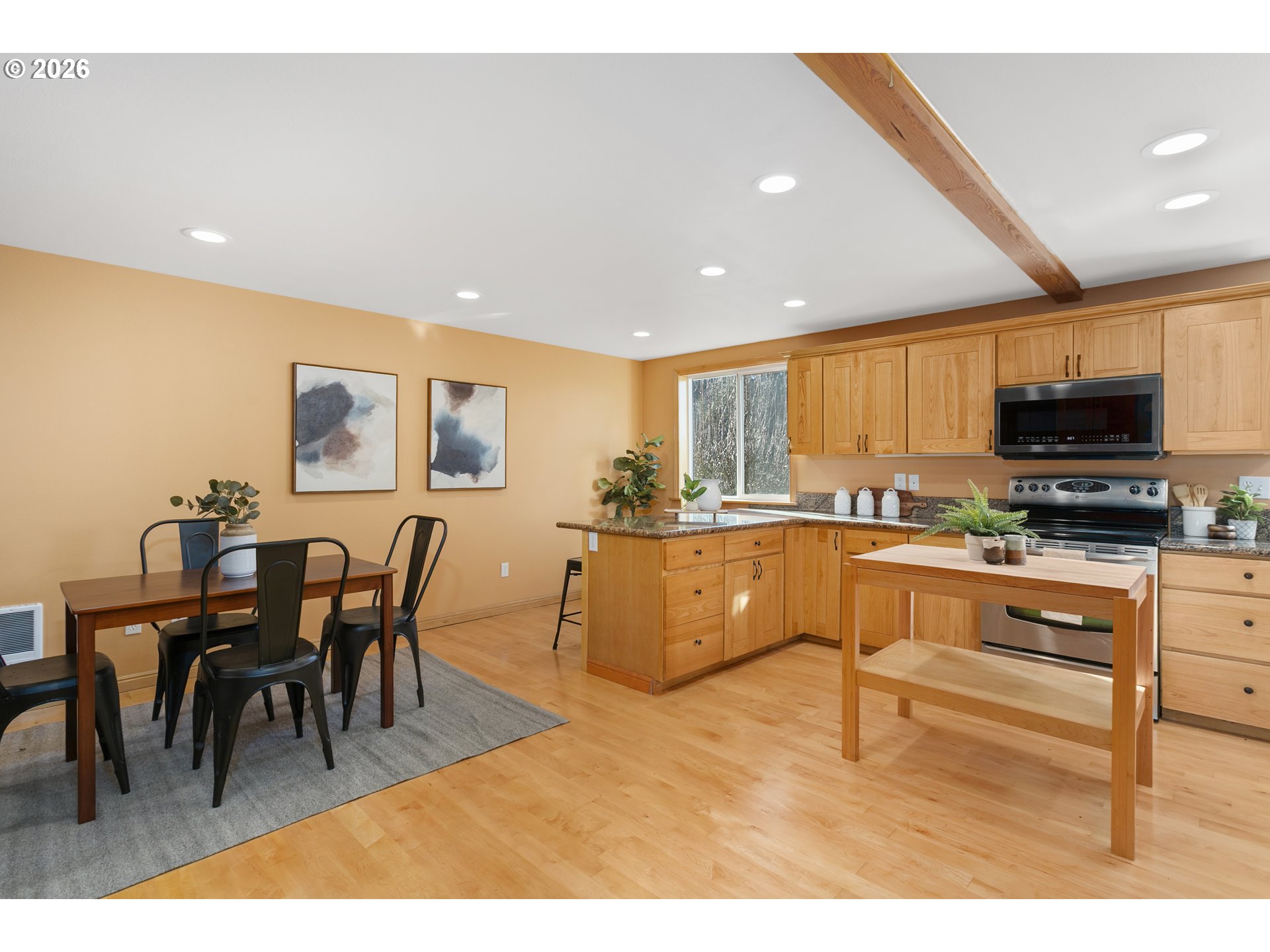 9275 Southeast Terrace View Court Amity, OR 97101 - Photo 7 of 29 Kitchen/Dining Room