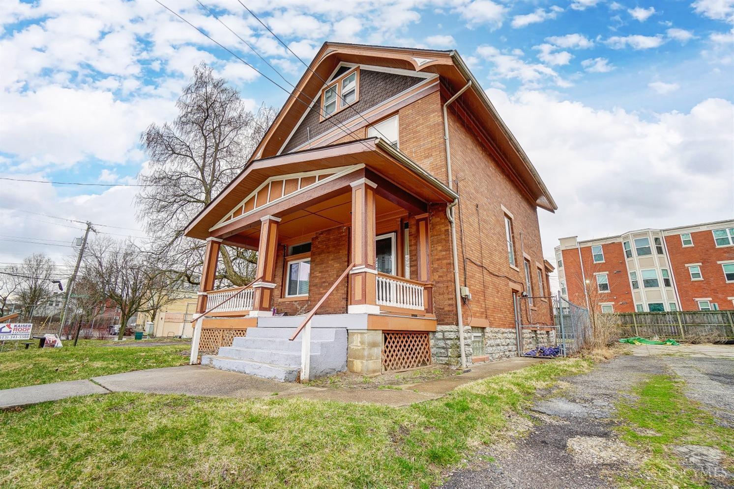1609 Ruth Avenue Cincinnati, OH 45207 - Photo 3 of 29