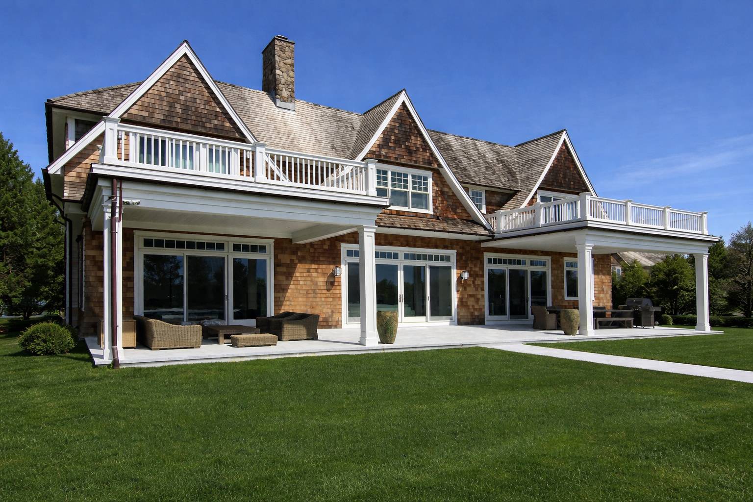 5 Cody Way Bridgehampton, NY 11932 - Photo 30 of 31 front view of a house with a yard