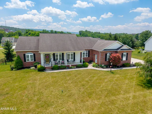 $585,000 | 274 Hawthorne Drive, Everett, PA 15537