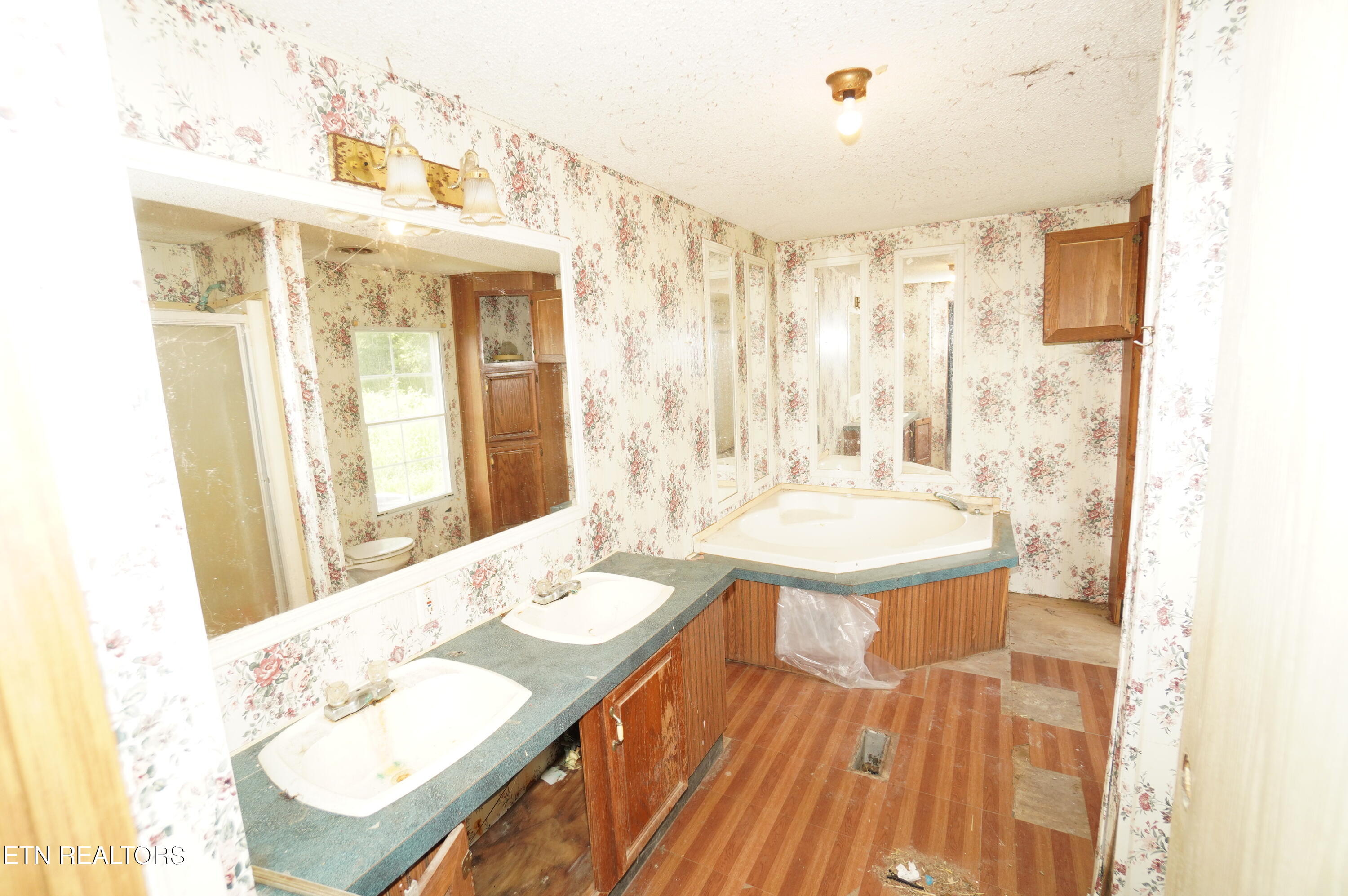 160 Kate Riley Lane Mohawk, TN 37810 - Photo 8 of 28 kate riley - nfb (16)