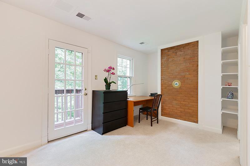 7980 Hidden Bridge Drive Springfield, VA 22153 - Photo 18 of 39 Gallery Image 18