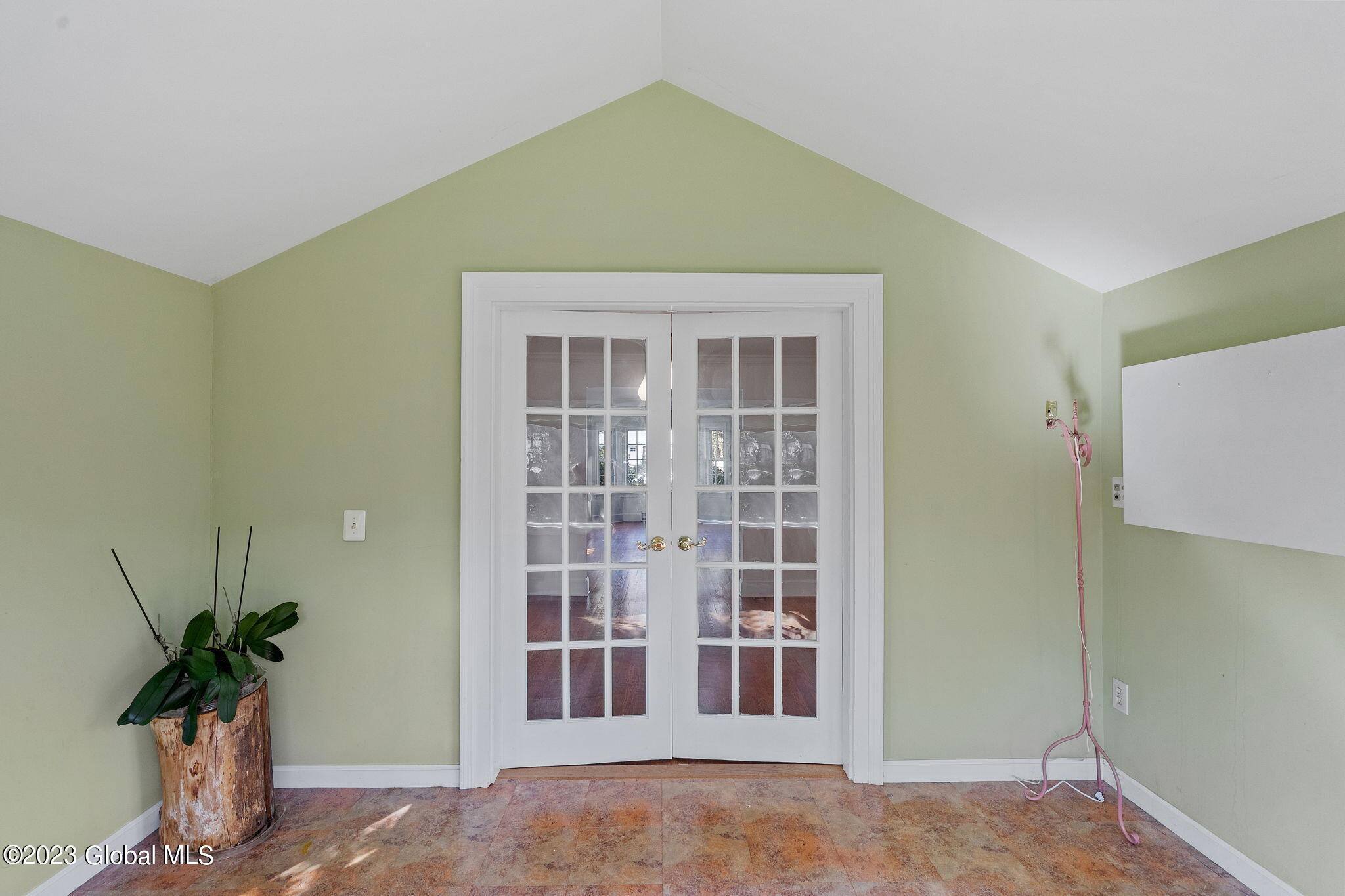 5 Tudor Road Albany, NY 12203 - Photo 15 of 50 22-web-or-mls-5-tudor-rd