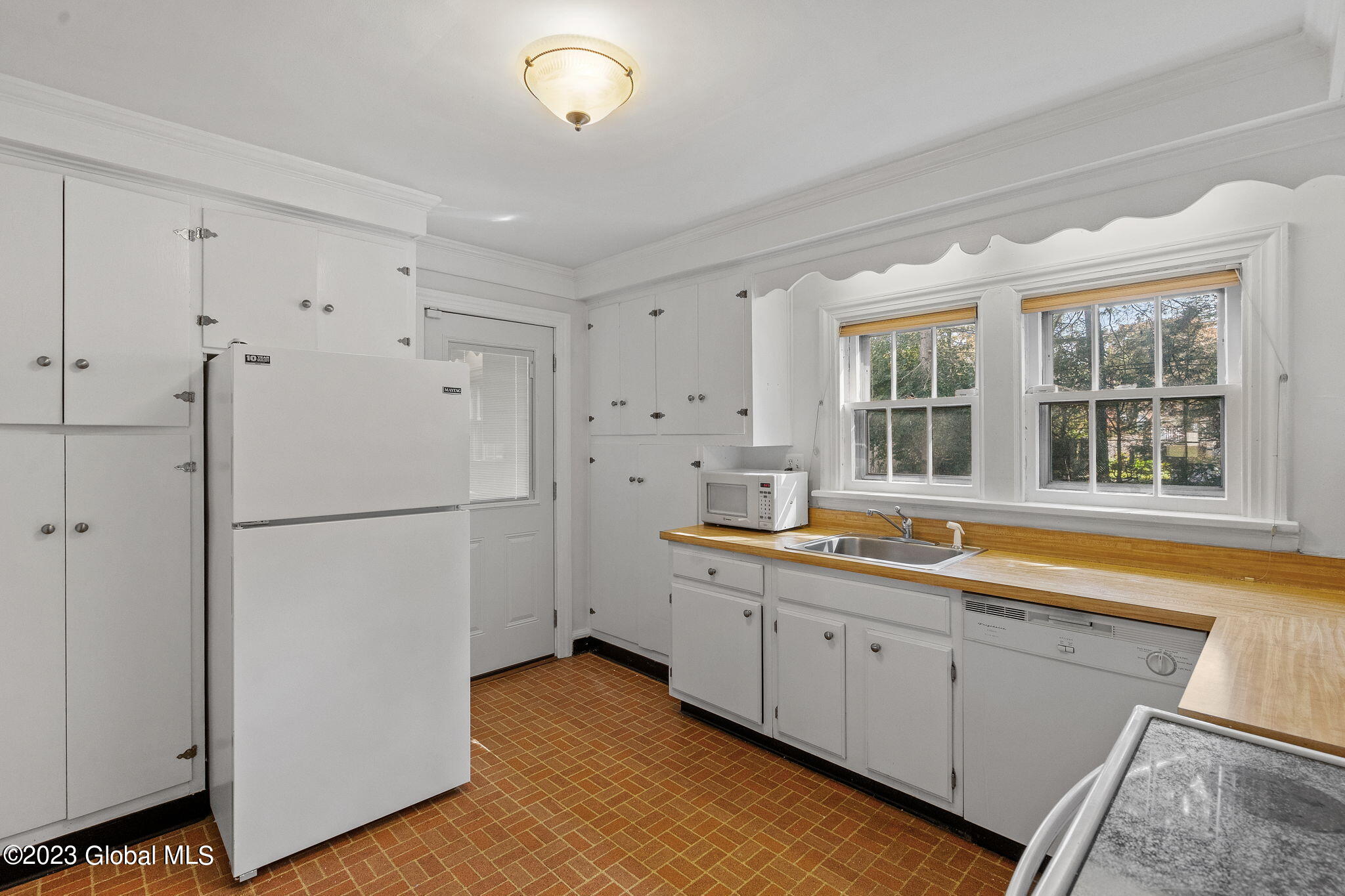 5 Tudor Road Albany, NY 12203 - Photo 17 of 50 38-web-or-mls-5-tudor-rd