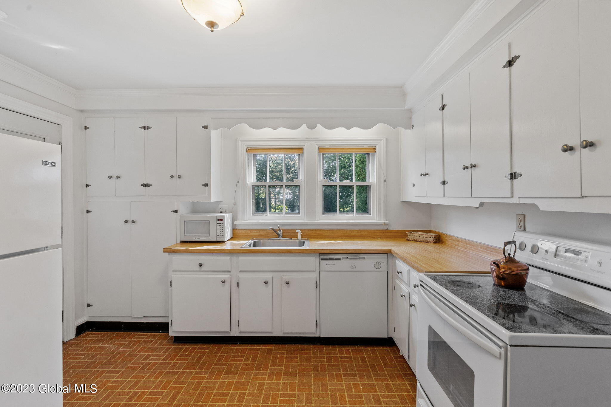 5 Tudor Road Albany, NY 12203 - Photo 19 of 50 37-web-or-mls-5-tudor-rd