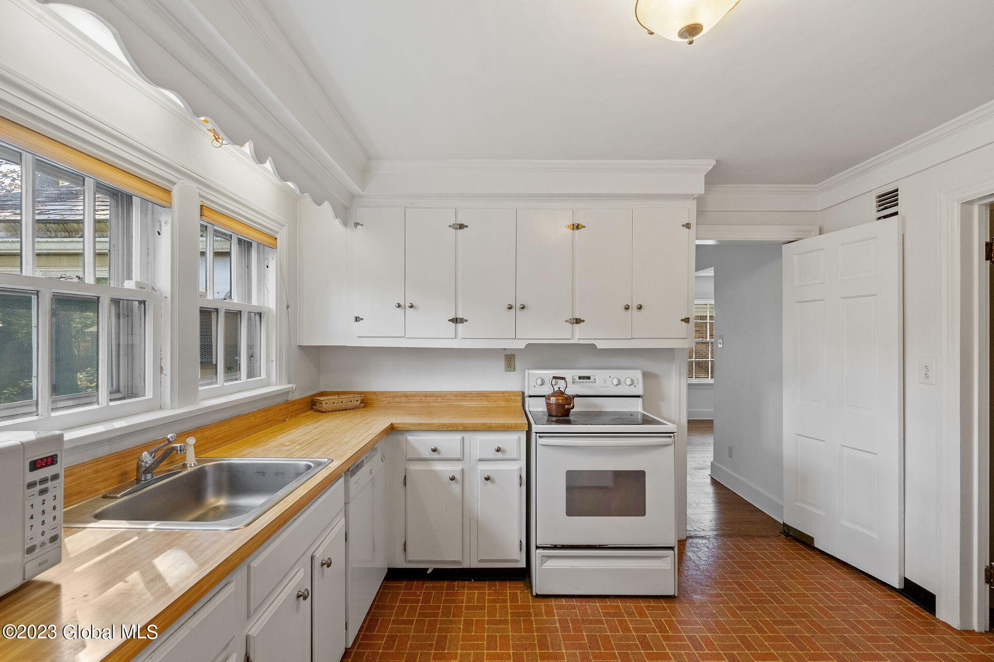 5 Tudor Road Albany, NY 12203 - Photo 21 of 50 41-web-or-mls-5-tudor-rd