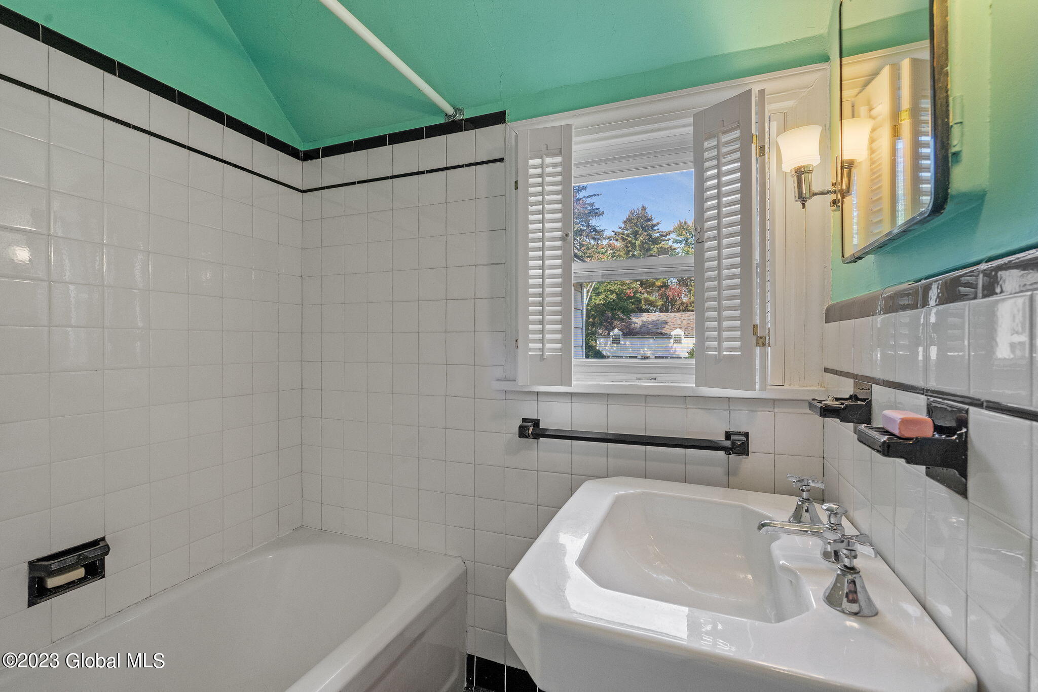 5 Tudor Road Albany, NY 12203 - Photo 33 of 50 13-web-or-mls-5-tudor-rd