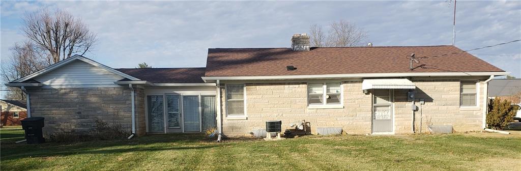 1621 Rocky Ford Road Columbus, IN 47203 - Photo 3 of 16 Gallery Image 3