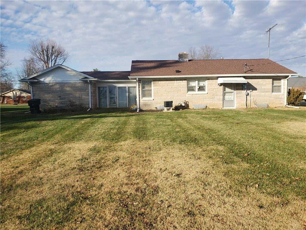 1621 Rocky Ford Road Columbus, IN 47203 - Photo 5 of 16 Gallery Image 5