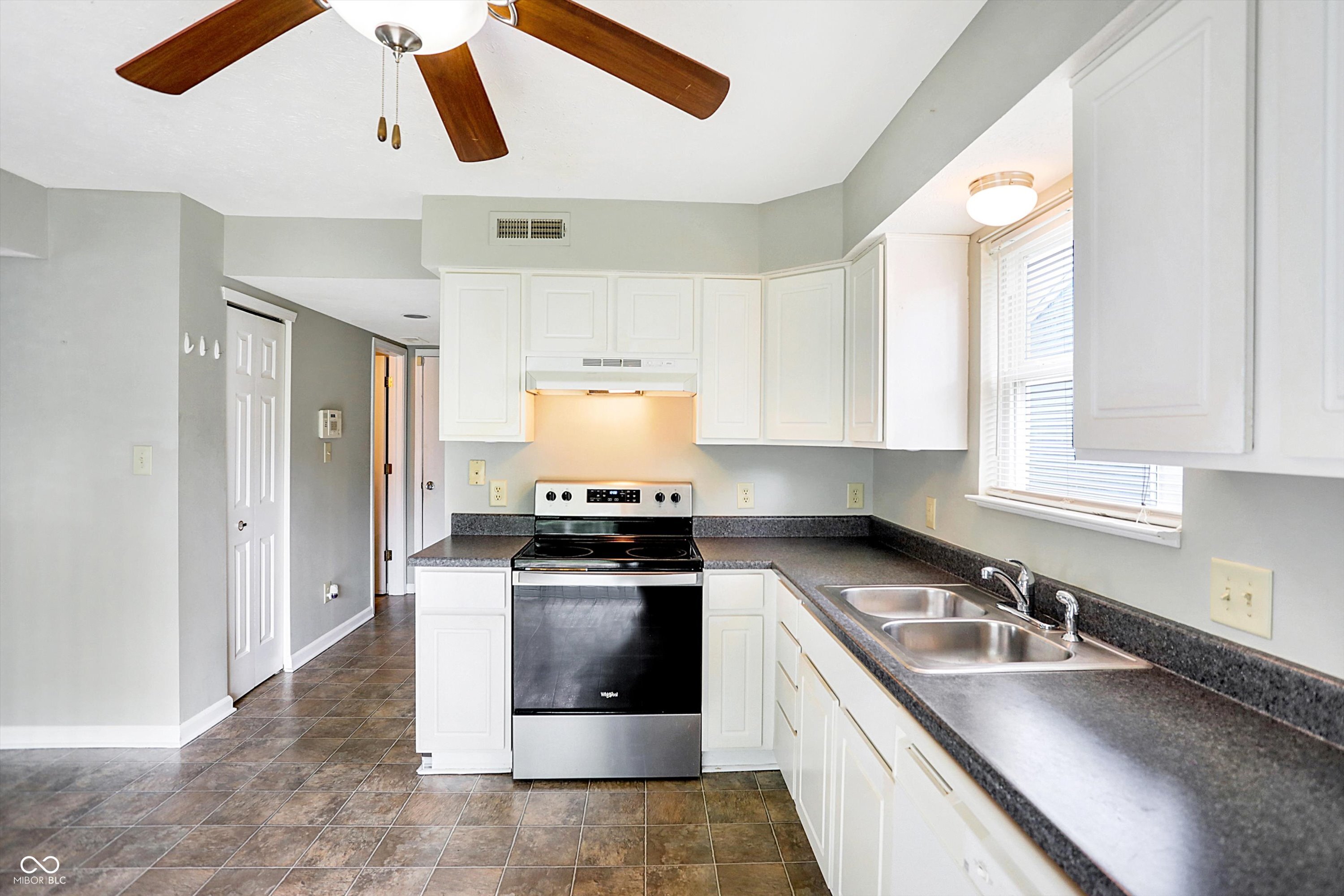 5738 Outer Bank Road Indianapolis, IN 46239 - Photo 12 of 38 Gallery Image 12