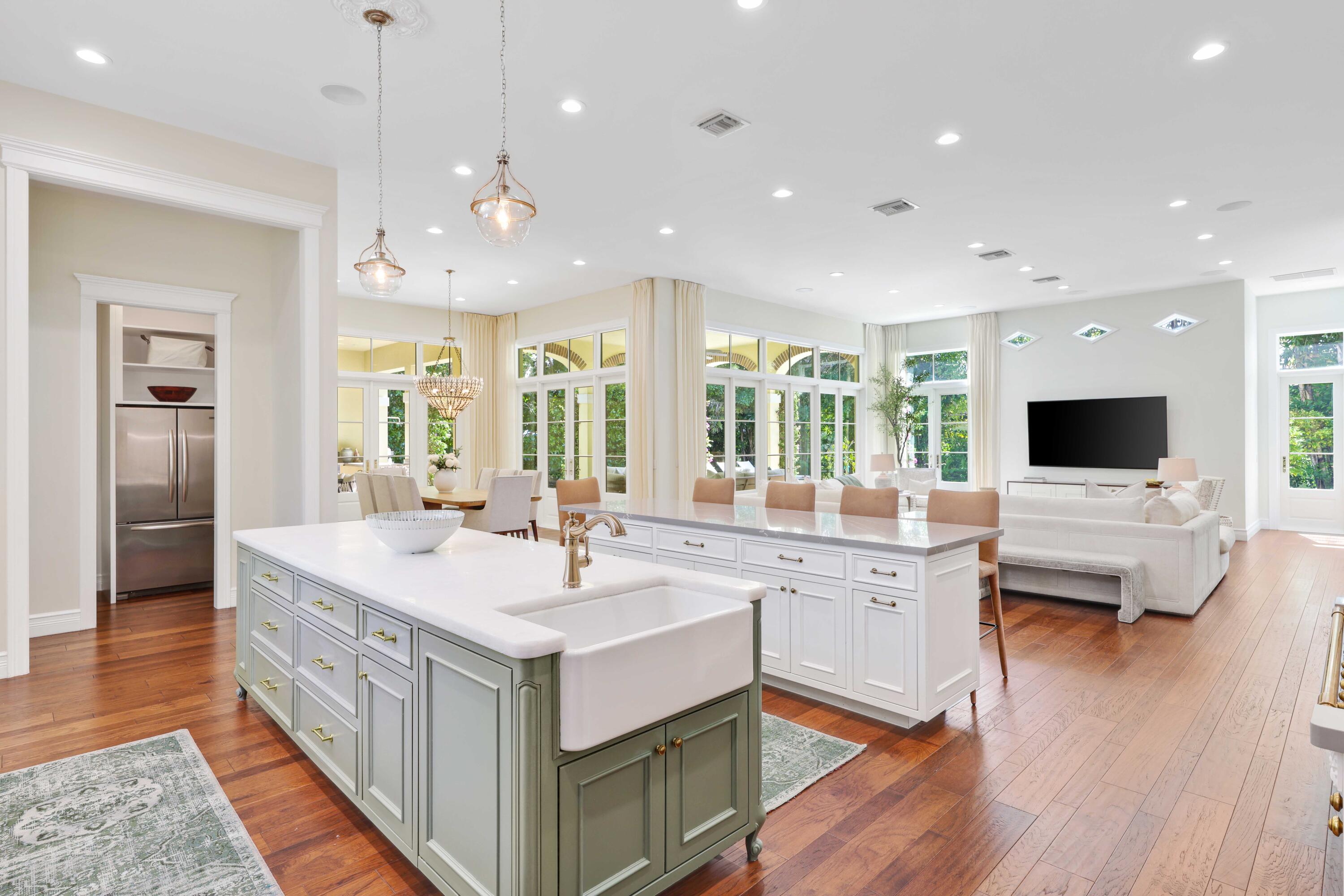 800 Northeast 4th Street Boca Raton, FL 33432 - Photo 11 of 51 Kitchen/Butler's Pantry