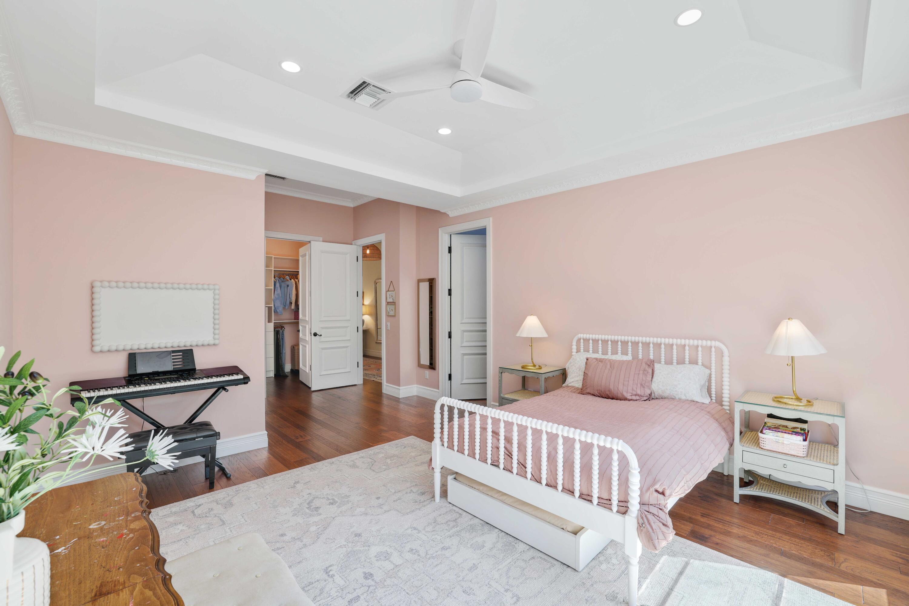 800 Northeast 4th Street Boca Raton, FL 33432 - Photo 30 of 51 Guest Suite