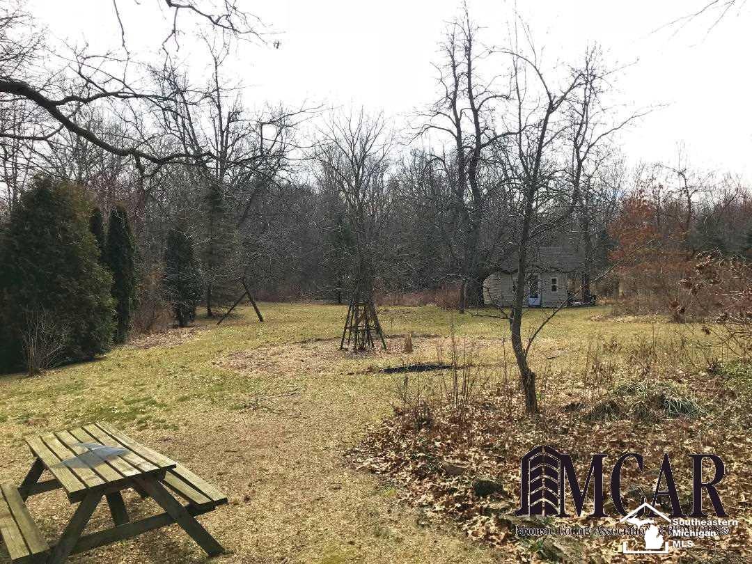 2919 Consear Road Lambertville, MI 48144 - Photo 7 of 27 21425936-6.JPG