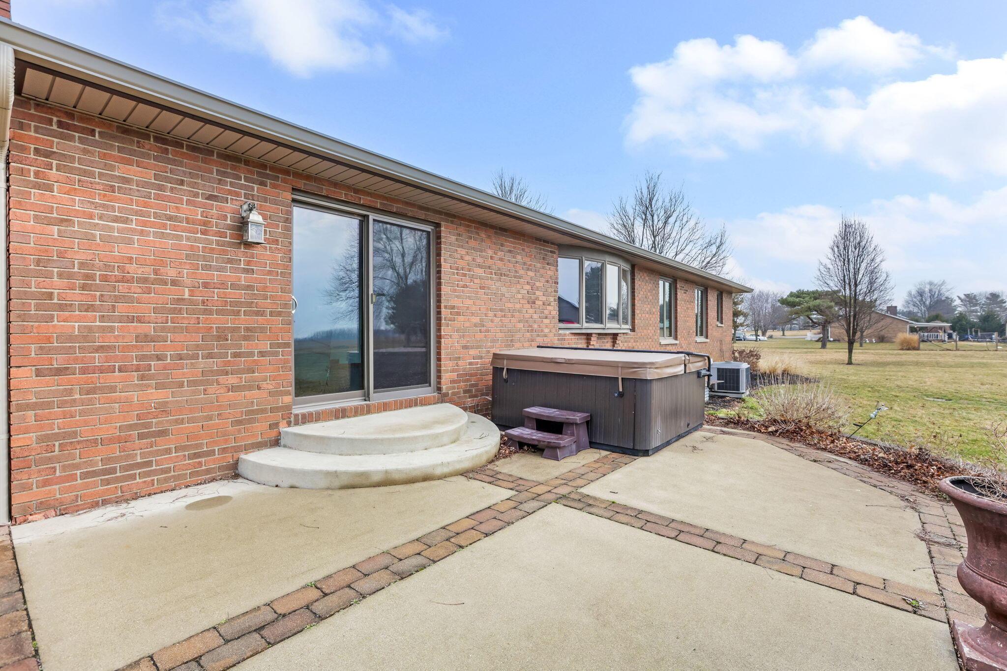 4479 State Rte 762 Lockbourne, OH 43137 - Photo 51 of 64 Patio and Hot tub
