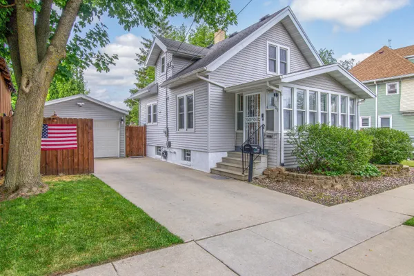 $230,000 | 609 Emmet Street, Watertown, WI 53094