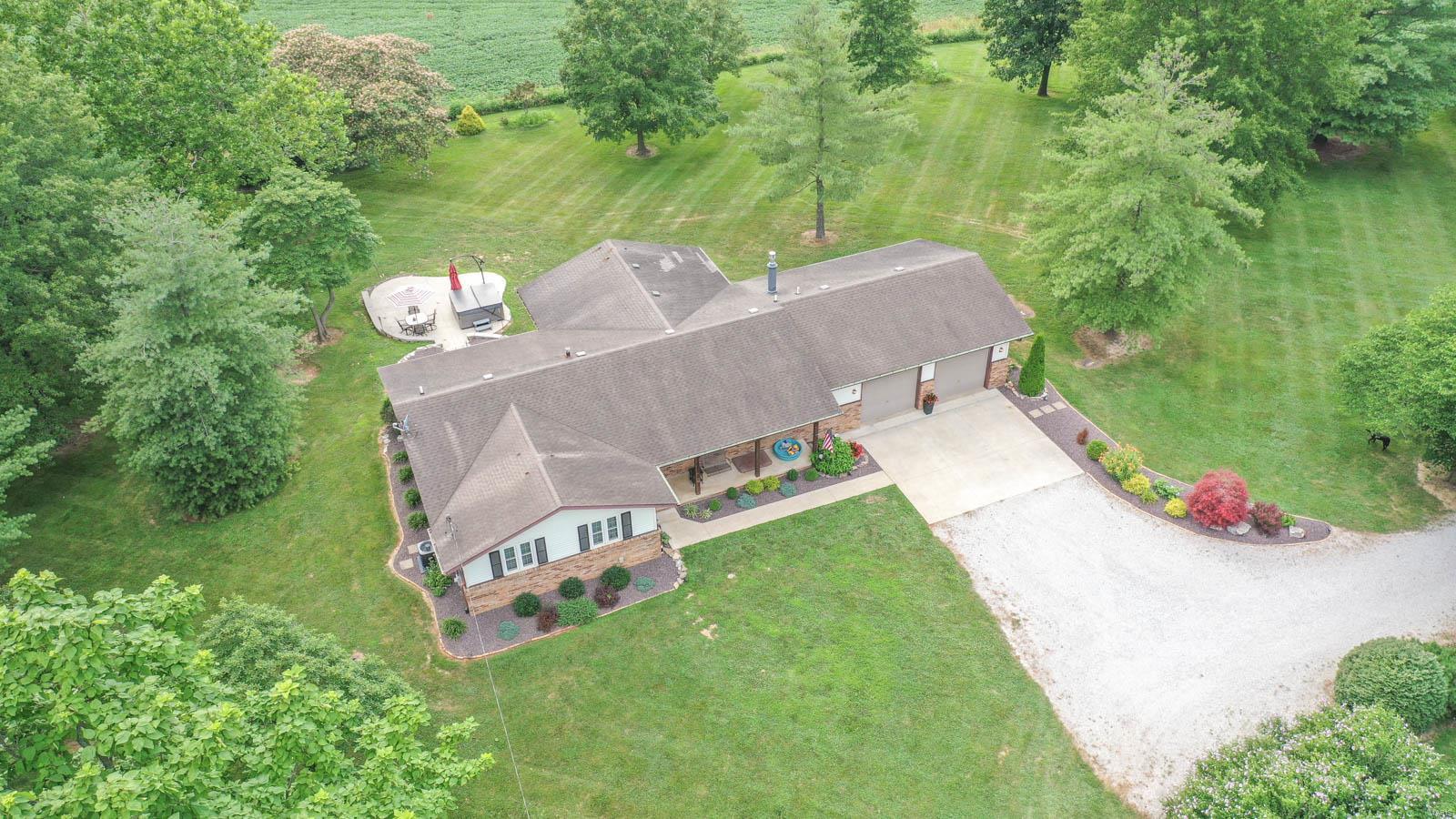 8227 Wood Station Road Alton, IL 62002 - Photo 1 of 1