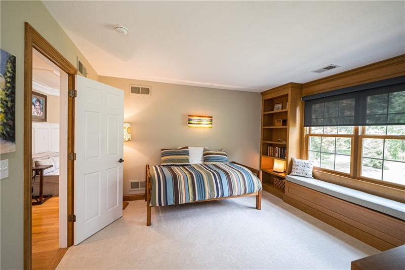 736 Fairview Road Pittsburgh, PA 15238 - Photo 19 of 25 Gallery Image 19