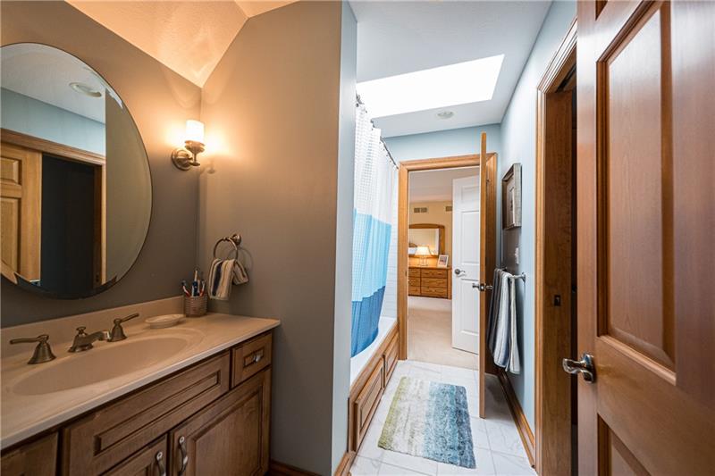 736 Fairview Road Pittsburgh, PA 15238 - Photo 20 of 25 Gallery Image 20